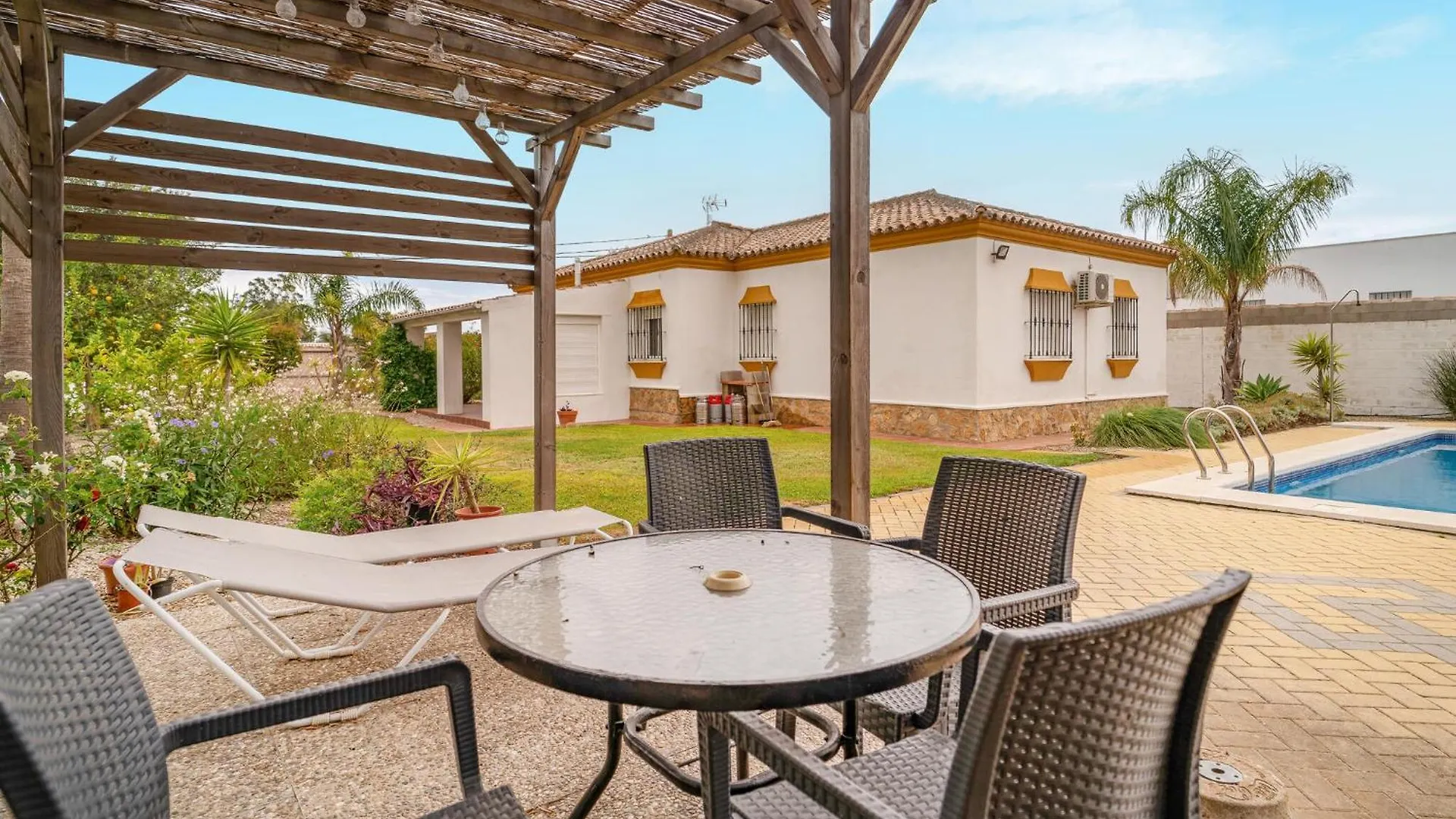 Pet Friendly Home In Chiclana De La Frontera Holiday home